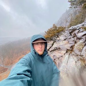 Meet your Posher, Zachary